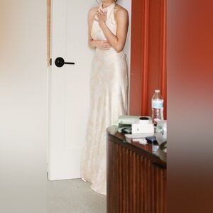 Veronica Satin Floral Print Dress in pale yellow bouquet size 4 regular length